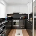 Silverene Tower - One Bedroom By Home Of Choice
