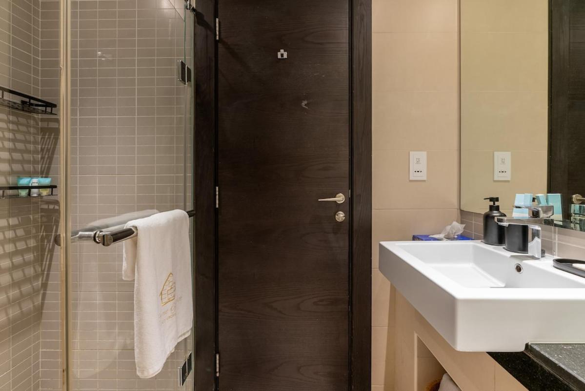 Silverene Tower - One Bedroom By Of Choice Apartment Dubai